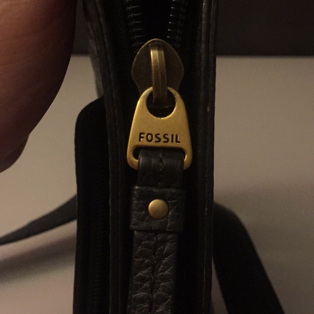 Black Fossil crossbody - Picture 2 of 4